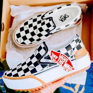 ISO: looking to buy these Vans Era Stacked